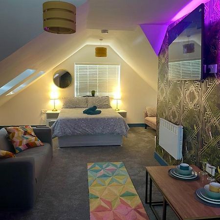 Vibrant & Modern Studio Apartment In Birmingham Kültér fotó